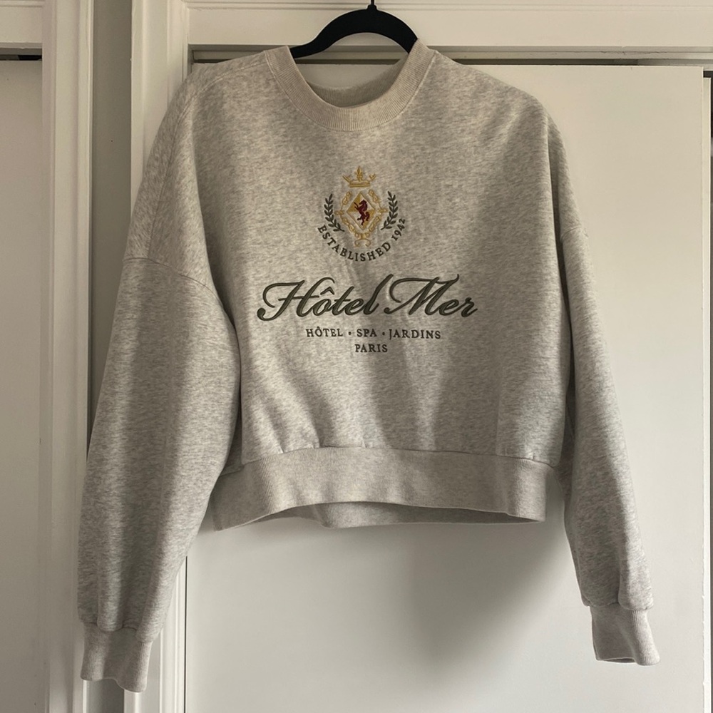Abercrombie & Fitch cropped crew neck